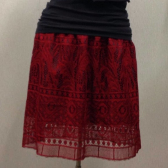 Red Black Lace Skirt with Slimming Yolk at Waist S - Picture 2 of 6